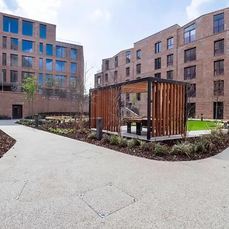 The Hudson 1 Bed Sleeps 2 *