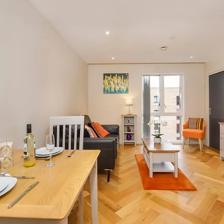 شقة The Hudson 1 Bed Sleeps 2 *