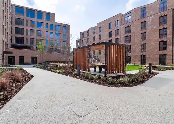 The Hudson 1 Bed Sleeps 2 *