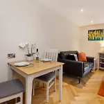 The Hudson 1 Bed Sleeps 2 *